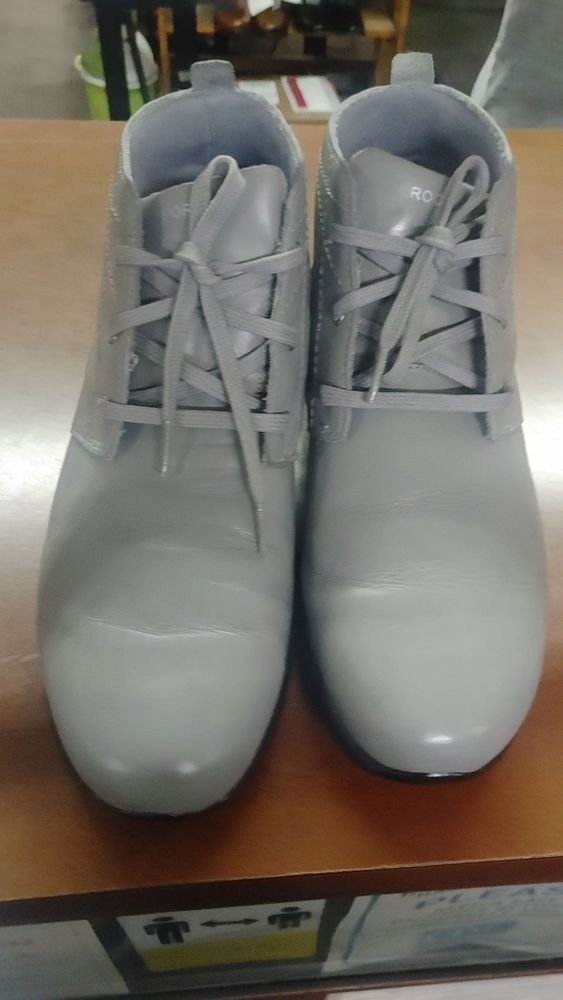Lace-up shoes, front view